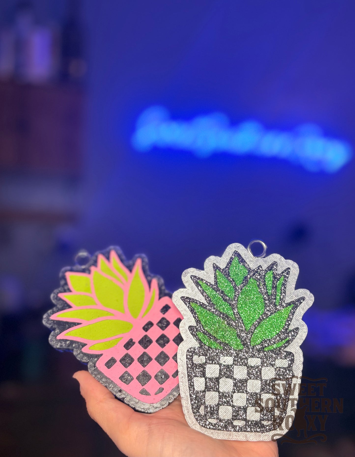 Checkered plant freshie